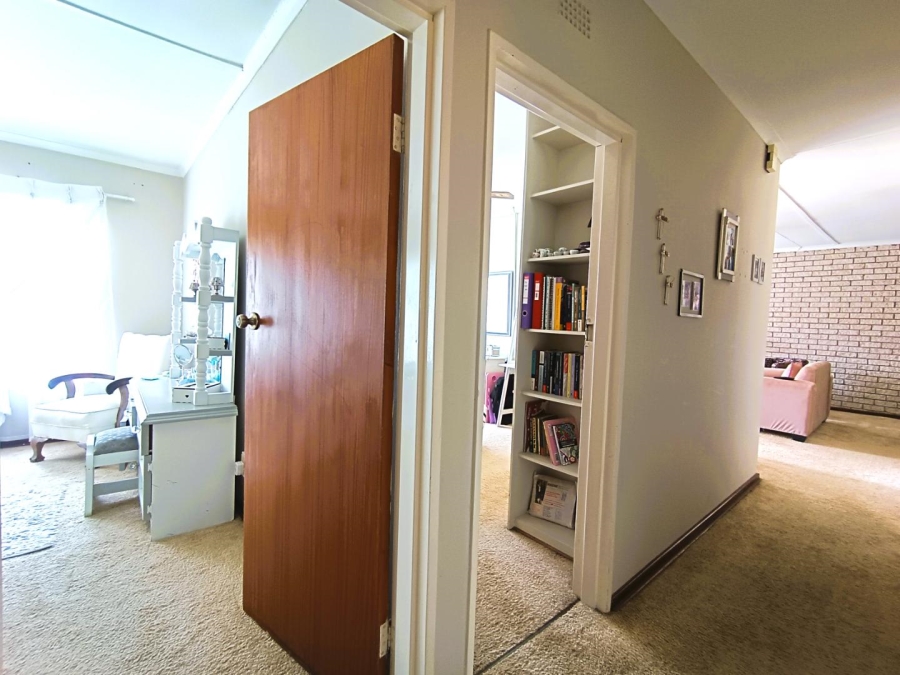 3 Bedroom Property for Sale in Langenhovenpark Free State